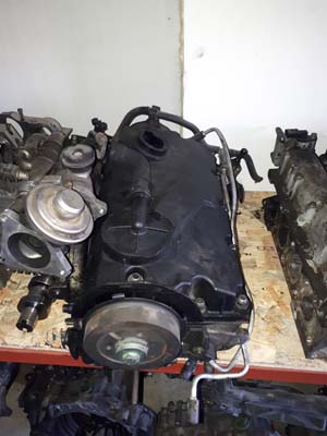 volskwagen caddy  1,9 silindir kapak